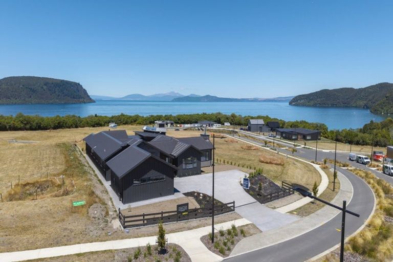 Photo of property in 47 Seven Oaks Drive, Kinloch, Taupo, 3377