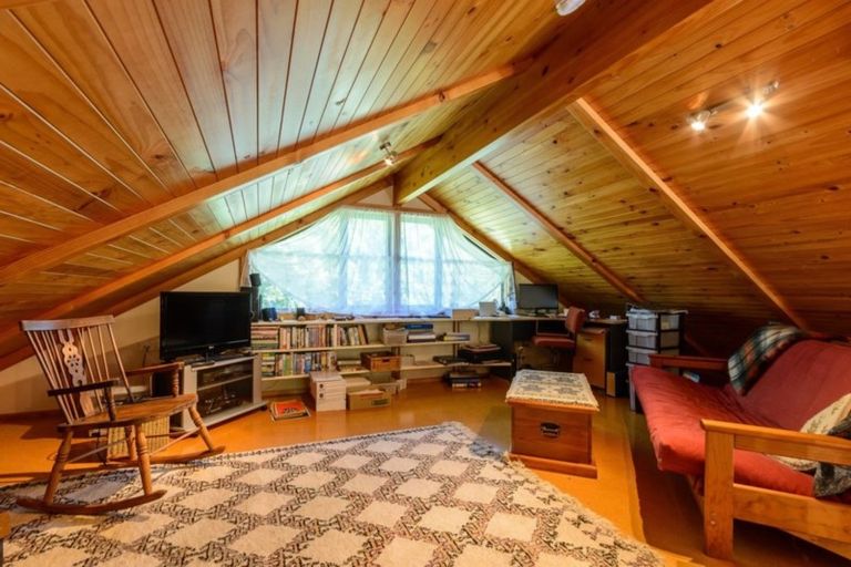 Photo of property in 11 Amelia Crescent, Waikawa, Picton, 7220