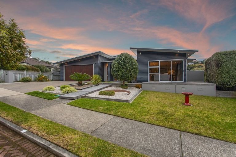 Photo of property in 27 The Fairway, Whakatane, 3120