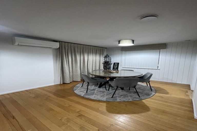 Photo of property in 47 Farquhar Road, Glendene, Auckland, 0602