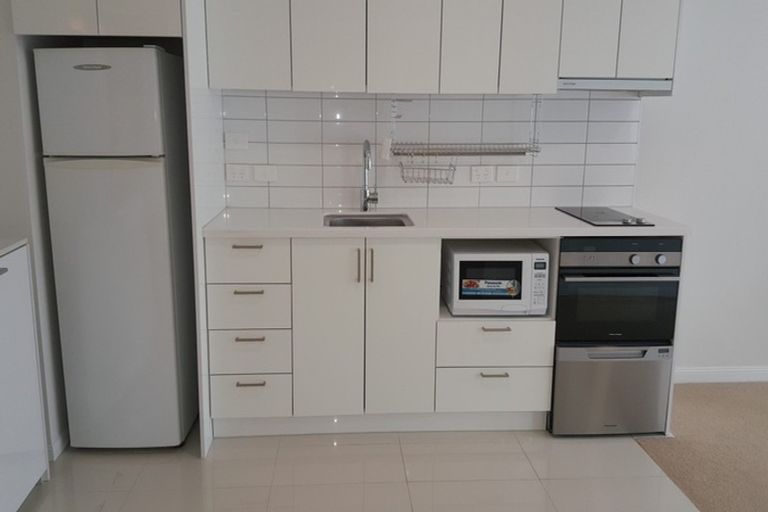 Photo of property in 820/12 Northcross Drive, Oteha, Auckland, 0632