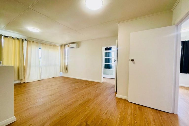 Photo of property in 18 Arimu Road, Papakura, 2110