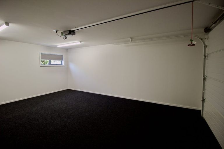 Photo of property in 2/94 Target Road, Totara Vale, Auckland, 0629