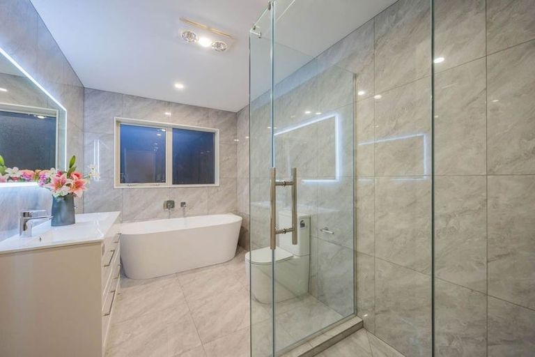 Photo of property in 245d Hill Road, The Gardens, Auckland, 2105