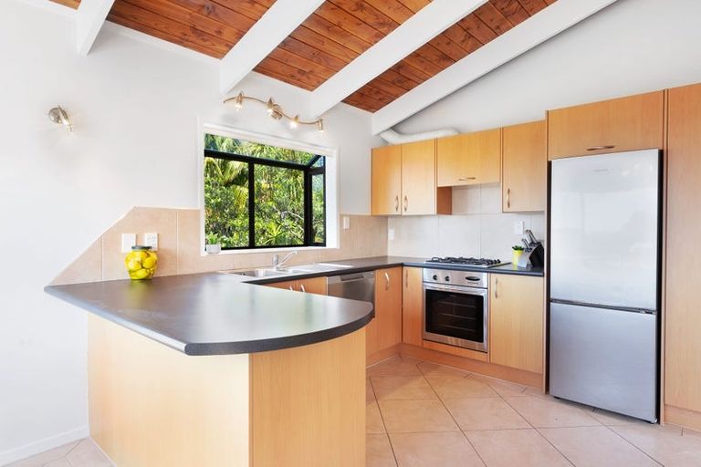 Photo of property in 1/59 Churchill Road, Murrays Bay, Auckland, 0630