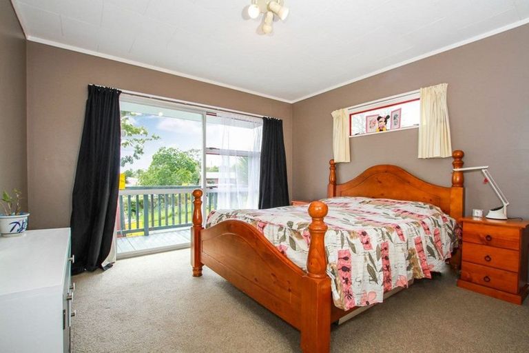 Photo of property in 2/87 Woodglen Road, Glen Eden, Auckland, 0602