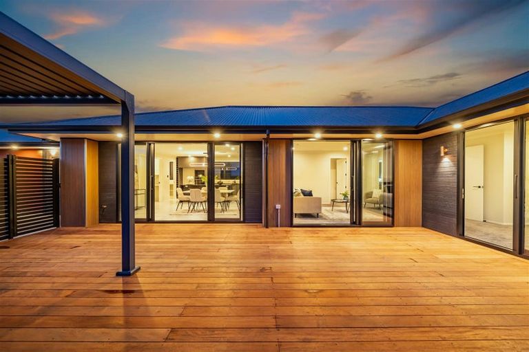 Photo of property in 17 Cynisca Crescent, Wallaceville, Upper Hutt, 5018