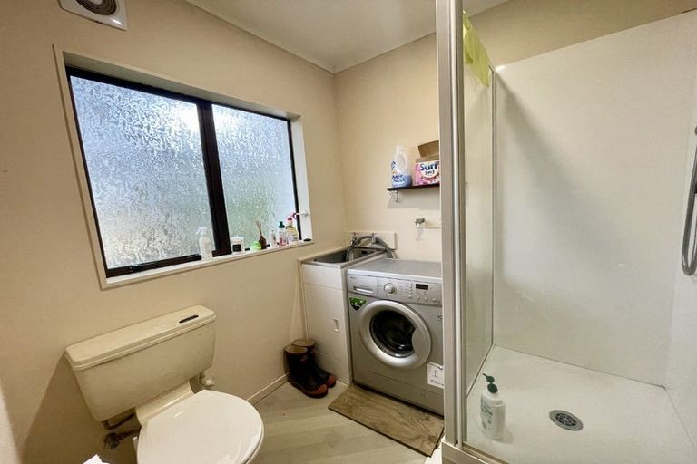 Photo of property in 1/1 Seaford Place, Murrays Bay, Auckland, 0630