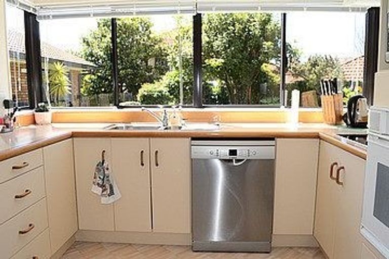 Photo of property in 11 Chiania Place, Somerville, Auckland, 2014