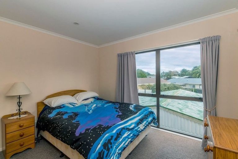 Photo of property in 36 Eruini Street, Waikanae Beach, Waikanae, 5036