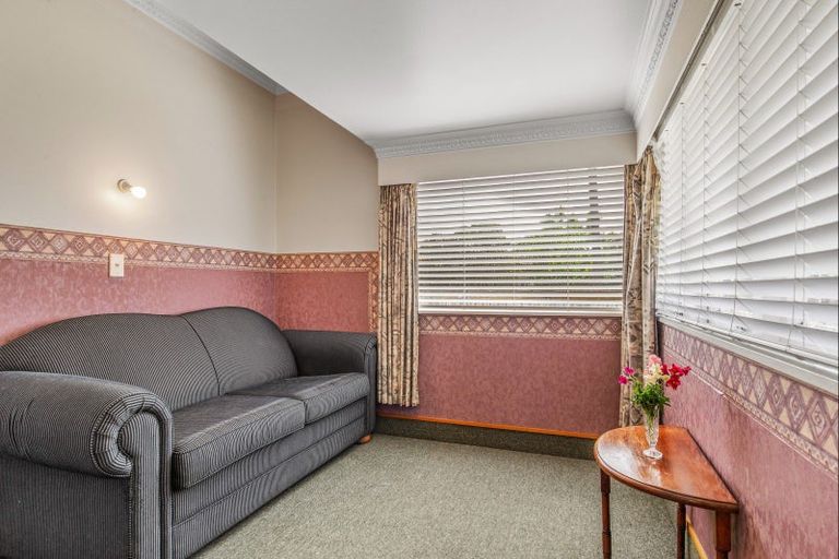 Photo of property in 16 Seddon Street, Levin, 5510