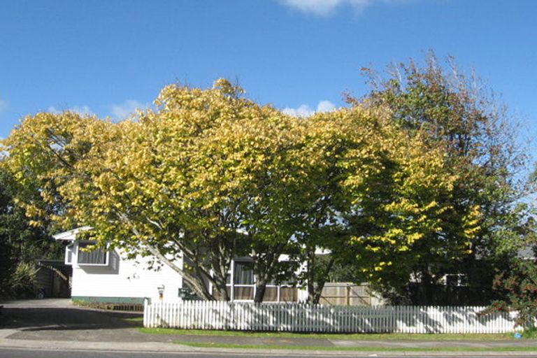 Photo of property in 128 Ennis Avenue, Pakuranga Heights, Auckland, 2010
