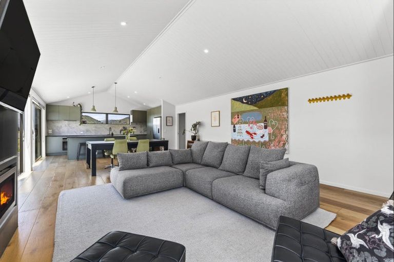 Photo of property in 9 Mcdonald Street, Wanaka, 9305
