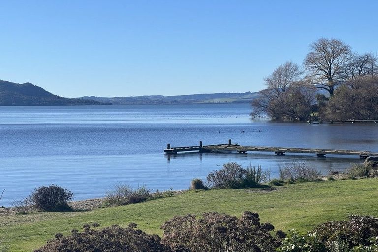 Photo of property in 16b Gemini Place, Kawaha Point, Rotorua, 3010