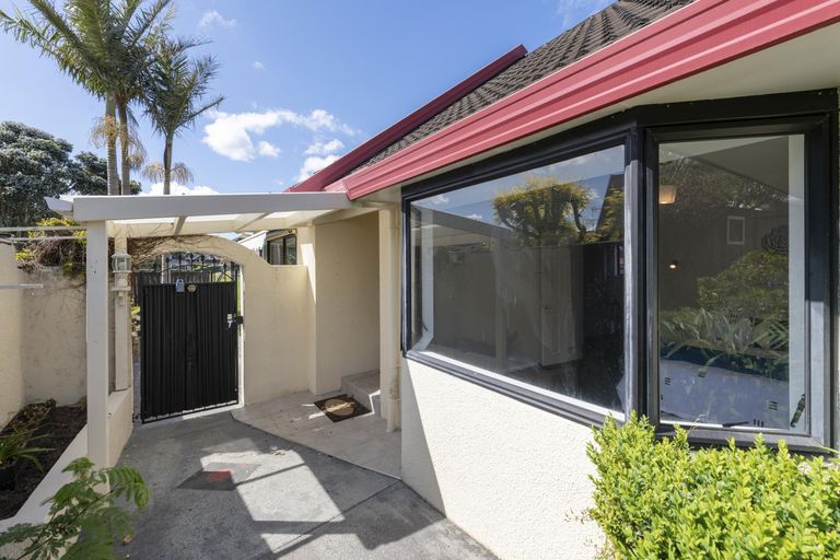 Photo of property in 1/16 Dalmahoy Place, Wattle Downs, Auckland, 2103