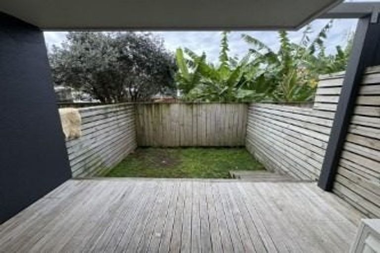 Photo of property in 14 Koro Lane, Mangere Bridge, Auckland, 2022
