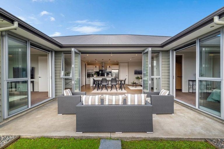 Photo of property in 16 Major Henry Greens, Silverdale, 0932