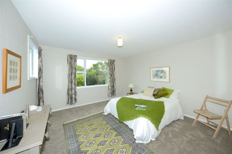 Photo of property in 2/107a Aorangi Road, Bryndwr, Christchurch, 8053