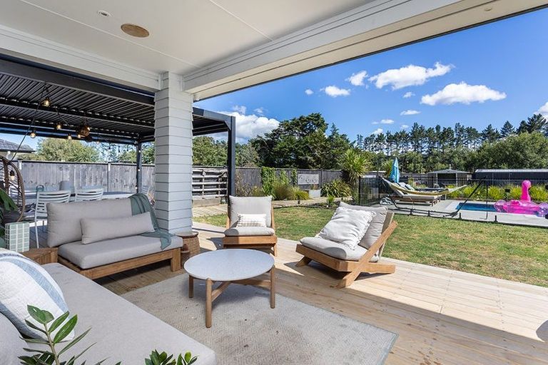 Photo of property in 19 Kahika Grove, Huapai, Kumeu, 0810