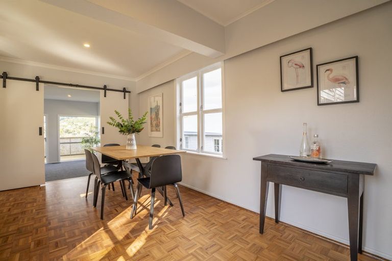 Photo of property in 319 Main Road, Tawa, Wellington, 5028