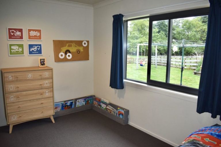 Photo of property in 283 North Manakau Road, Manakau, 5573