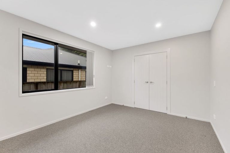 Photo of property in 8a Frederick Place, Whalers Gate, New Plymouth, 4310