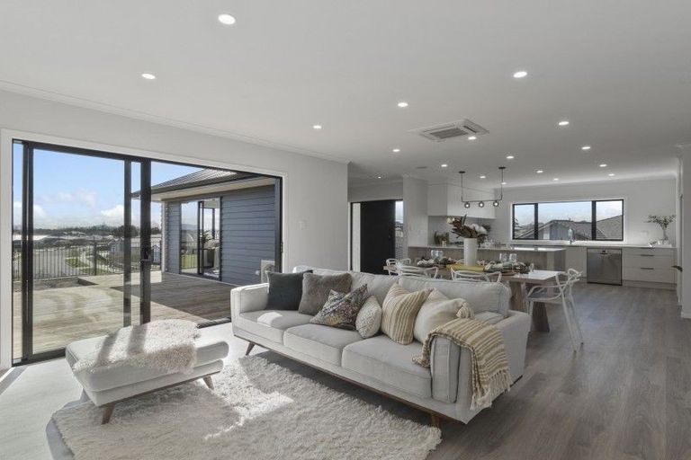 Photo of property in 24 Drower Glen, Flagstaff, Hamilton, 3210