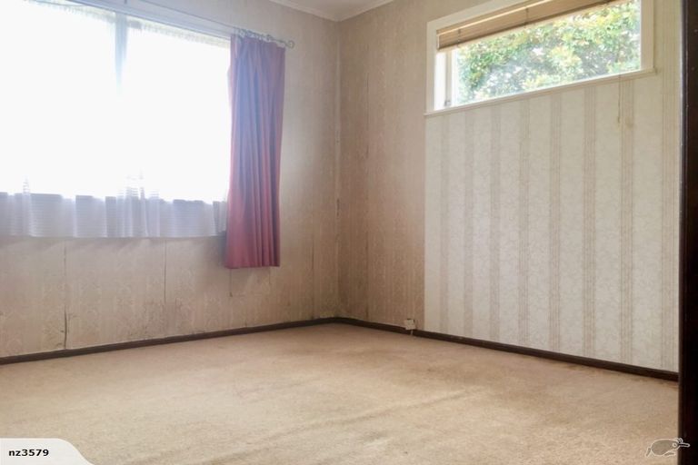 Photo of property in 57 Chatsworth Crescent, Pakuranga Heights, Auckland, 2010