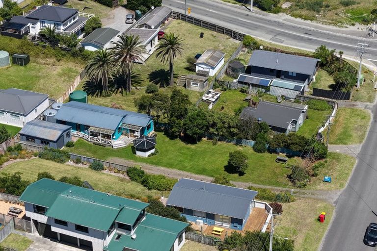 Photo of property in 124 Park Avenue, Waitarere Beach, Levin, 5510