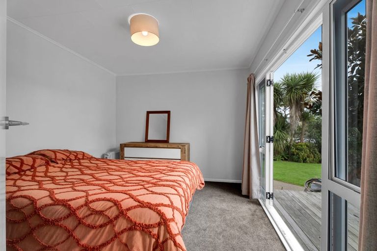 Photo of property in 10 Strandon Place, Strandon, New Plymouth, 4312
