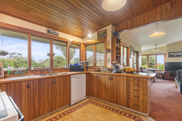 Photo of property in 18 Heatherlea Road West, Levin, 5575