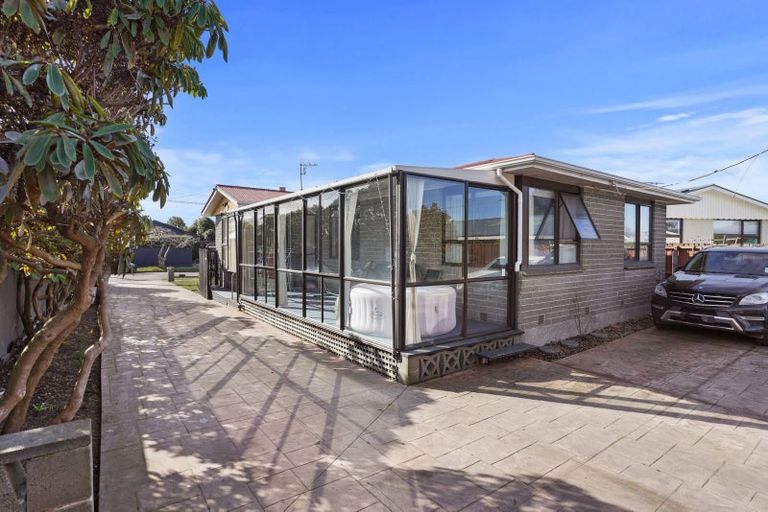Photo of property in 15 Kilburn Street, Bishopdale, Christchurch, 8053