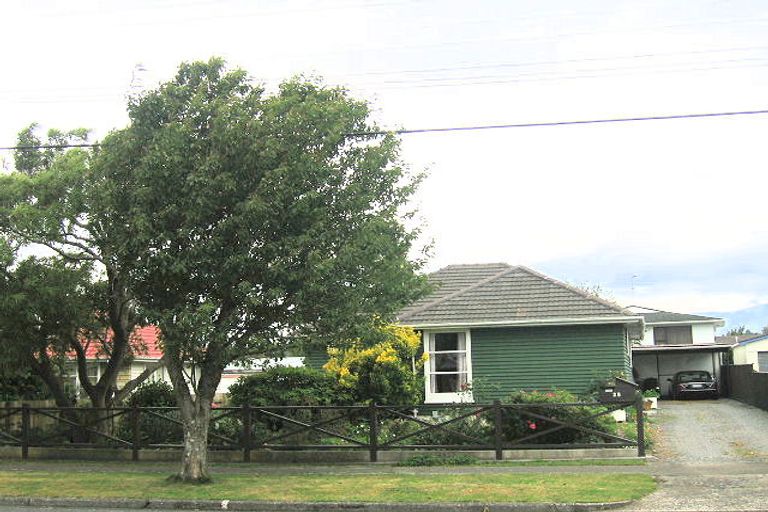 Photo of property in 25 Fraser Crescent, Elderslea, Upper Hutt, 5018