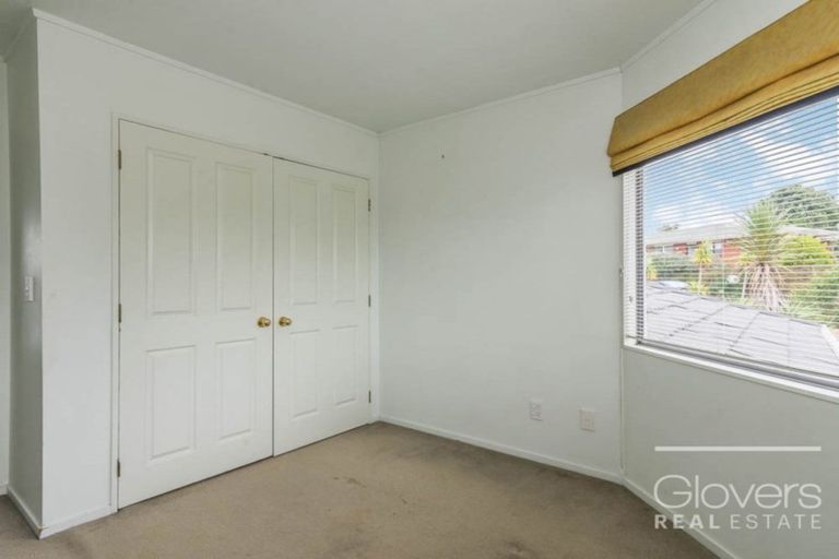 Photo of property in 39 Buscomb Avenue, Henderson, Auckland, 0610
