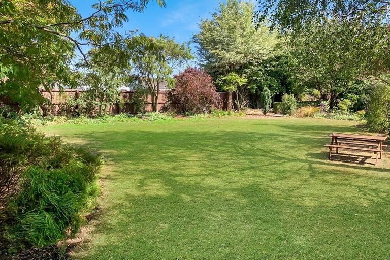 Photo of property in 57 Searells Road, Strowan, Christchurch, 8052