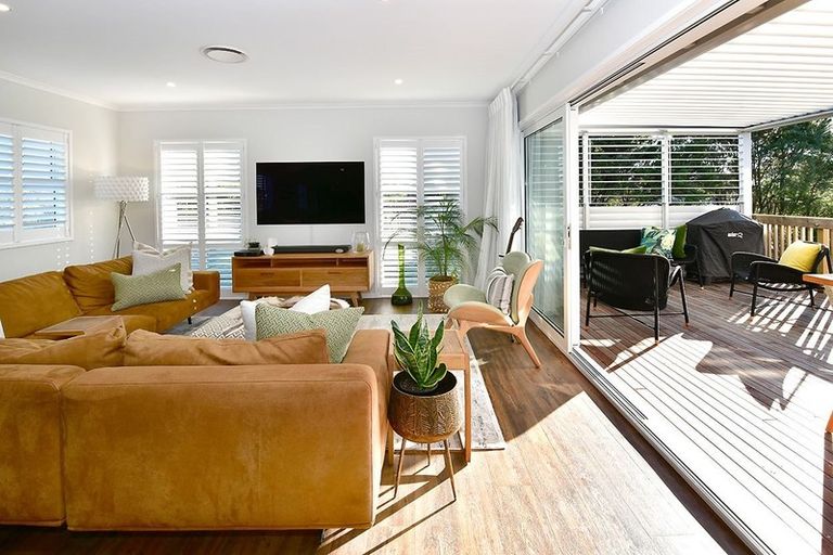 Photo of property in 48 Amorino Drive, Red Beach, 0932