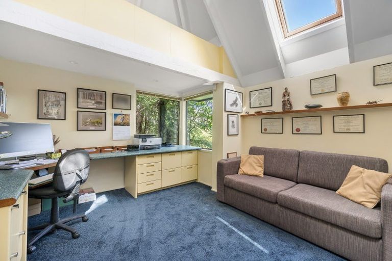 Photo of property in 17 Dillon Street, Lowry Bay, Lower Hutt, 5013