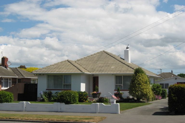 Photo of property in 379 Wairakei Road, Burnside, Christchurch, 8053