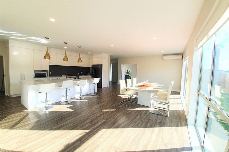 Photo of property in 5 Tilly Lane, Huapai, Kumeu, 0810