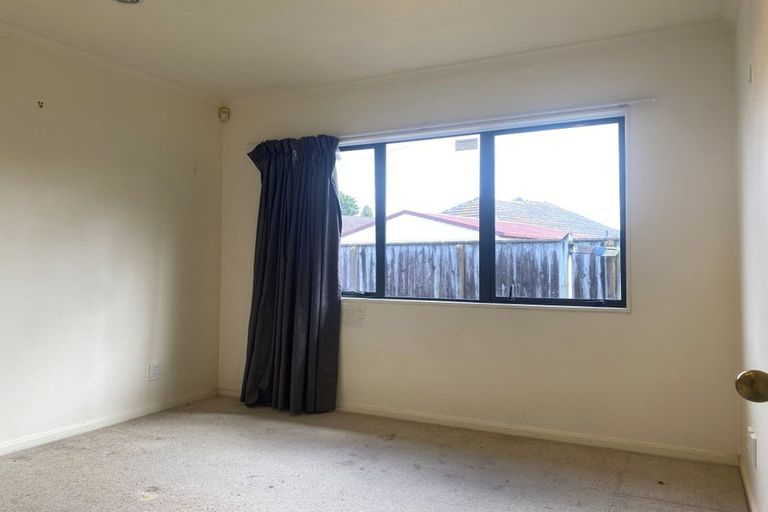 Photo of property in 146a Whites Line East, Waiwhetu, Lower Hutt, 5010