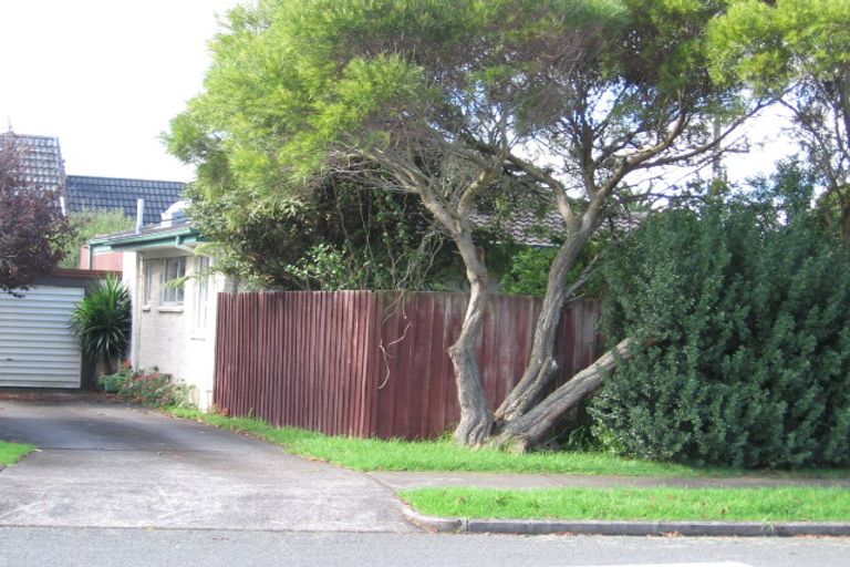 Photo of property in 33c Mccrystal Avenue, Eastern Beach, Auckland, 2012