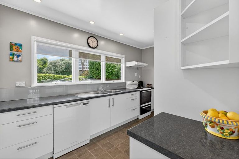 Photo of property in 98 Eban Avenue, Hillcrest, Auckland, 0627