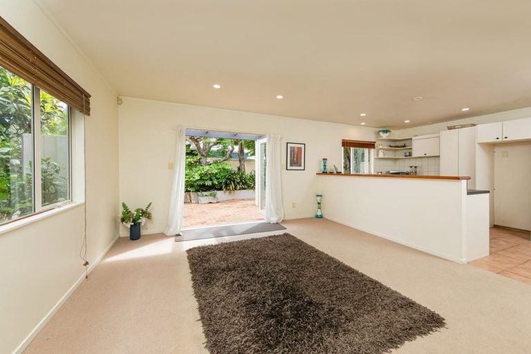 Photo of property in 2/2 Evan Street, Belmont, Auckland, 0622