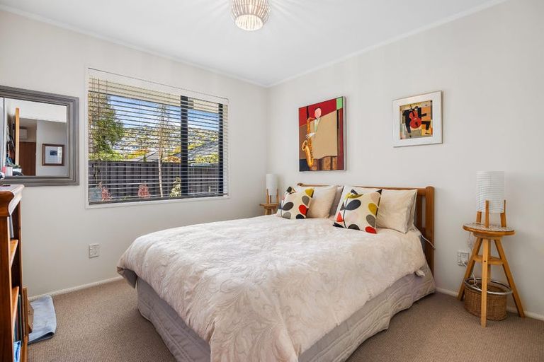 Photo of property in 5 Castle Way, Beckenham, Christchurch, 8023