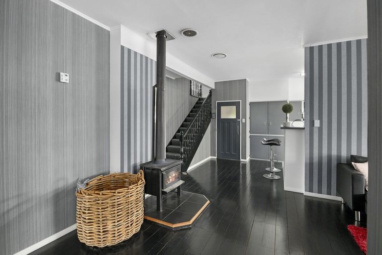 Photo of property in 39 Sussex Street, Levin, 5510