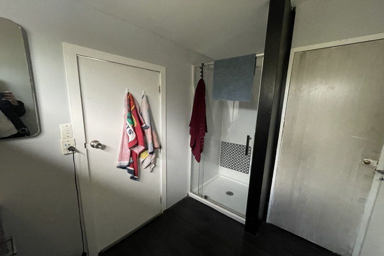 Photo of property in 9 Ngahere Street, Inglewood, 4330