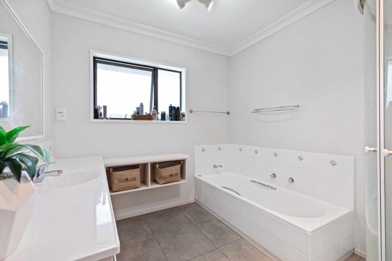 Photo of property in 2 Barnett Place, Te Puke, 3119