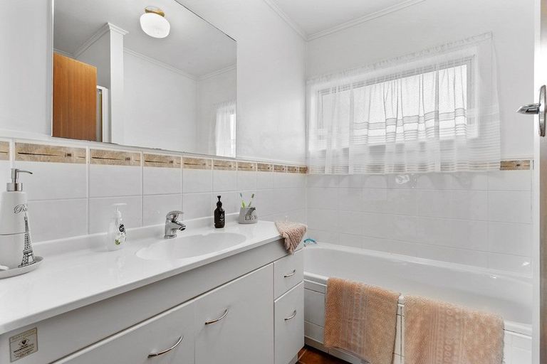 Photo of property in 25 Barnhill Crescent, Pahurehure, Papakura, 2113