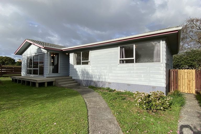 Photo of property in 11 Ewbank Place, Manurewa, Auckland, 2102