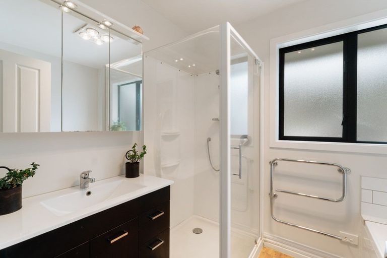 Photo of property in 9 Red Cottage Drive, Lake Hayes, Queenstown, 9304